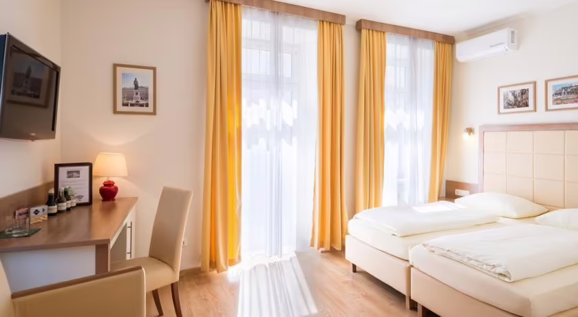 GOLDENES THEATERHOTEL