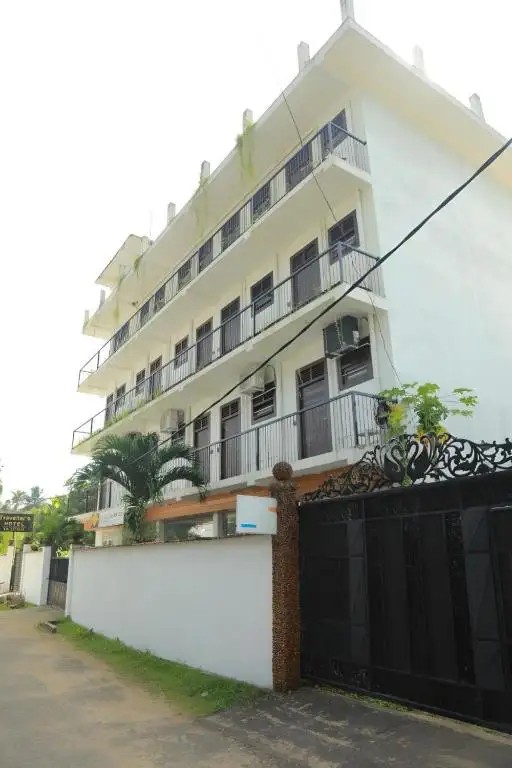 TRAVELLERS HOTEL HIKKADUWA