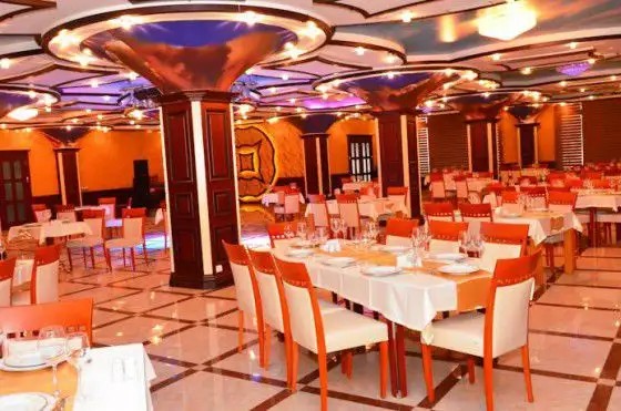 DELUXE HOTEL & SPA