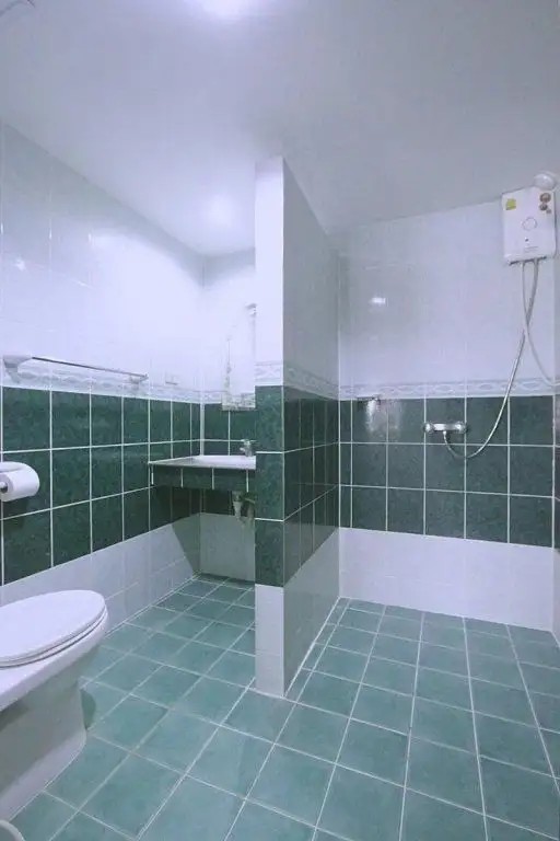 GREEN ISLAND GUESTHOUSE