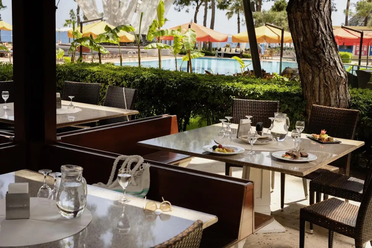 ROBINSON CAMYUVA ADULTS ONLY