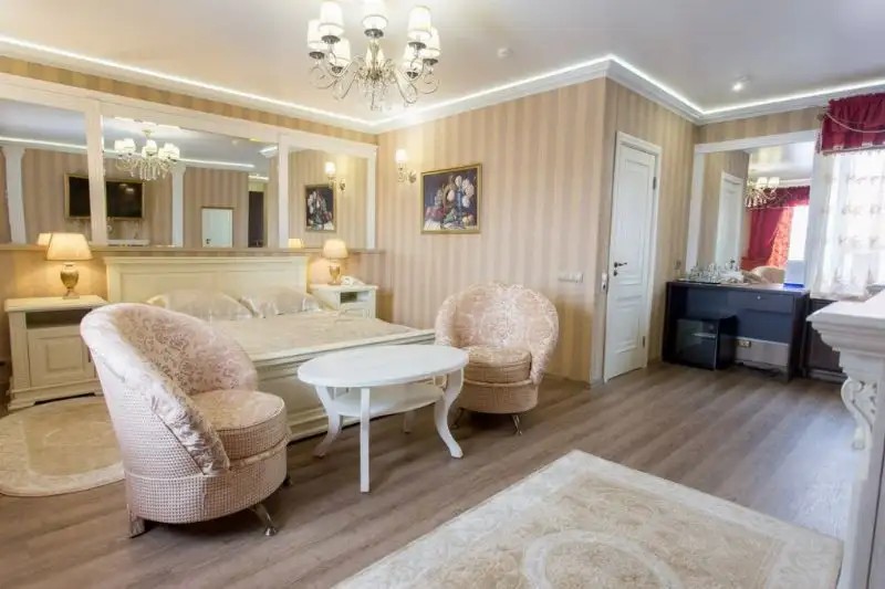 OST-ROFF HOTEL