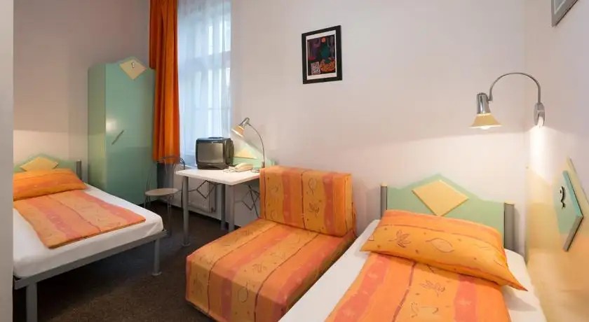 MARCO POLO TOP HOSTEL