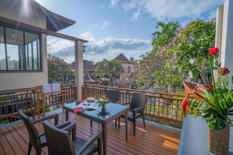 2 bedroom duplex poolside