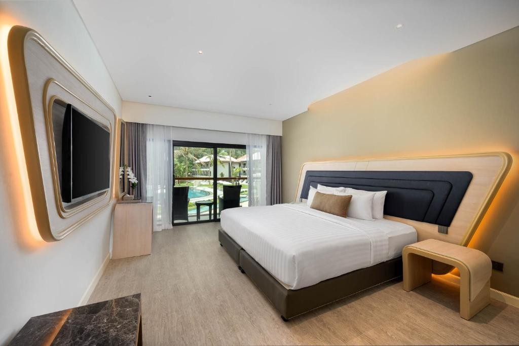 AMORA BEACH RESORT