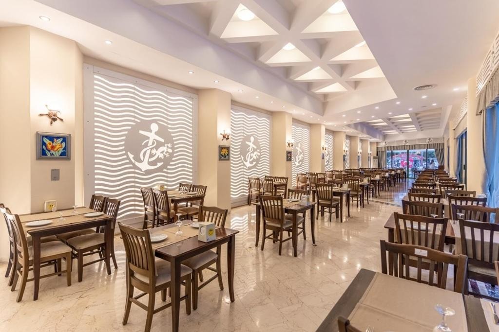 LANCORA BEACH HOTEL