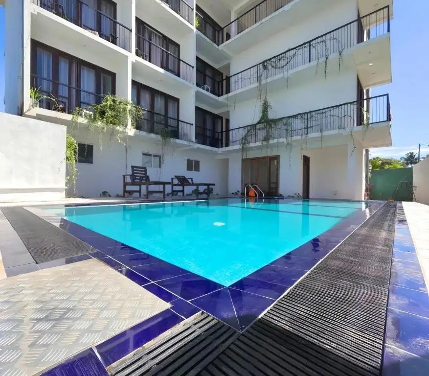 TRAVELLERS HOTEL HIKKADUWA