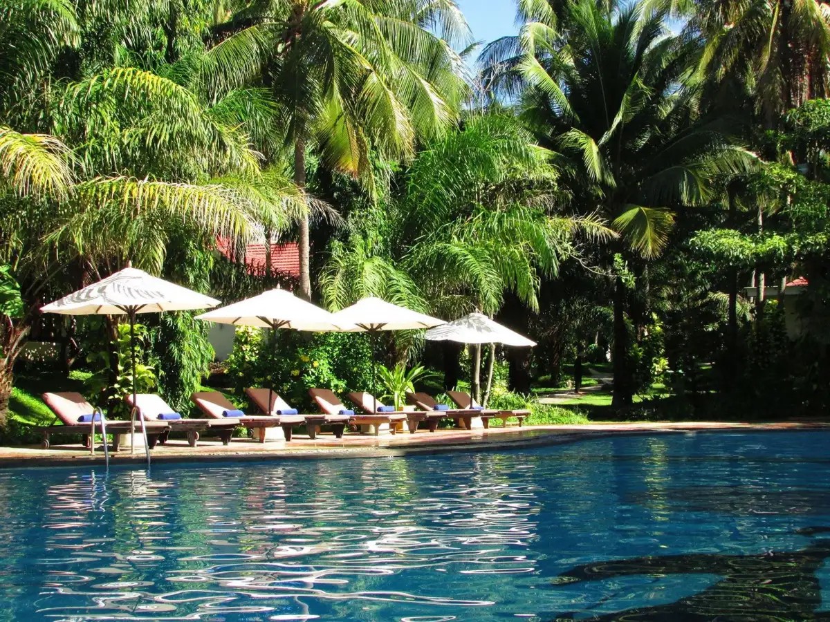 THE BEACH RESORT