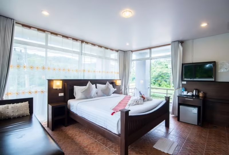 LANTA NICE BEACH HOUSE
