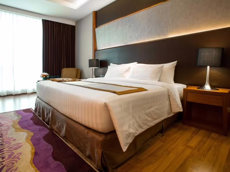 THE GRAND FOURWINGS CONVENTION HOTEL