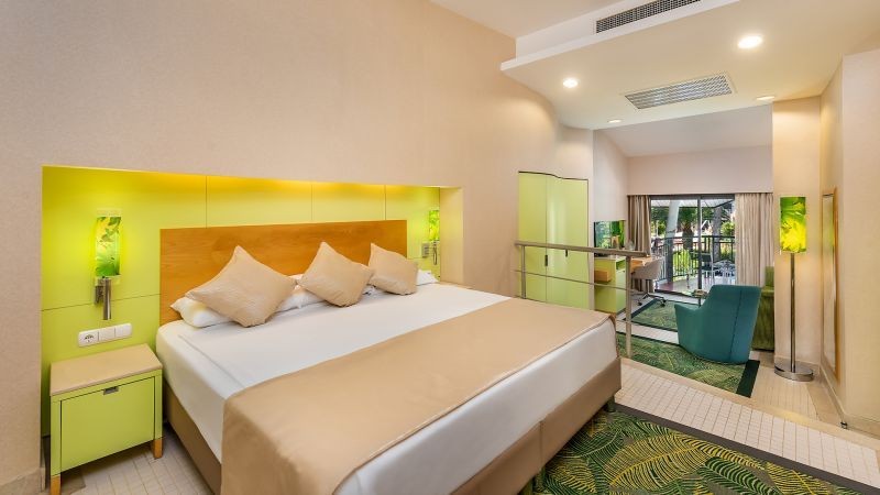 junior suite swim up