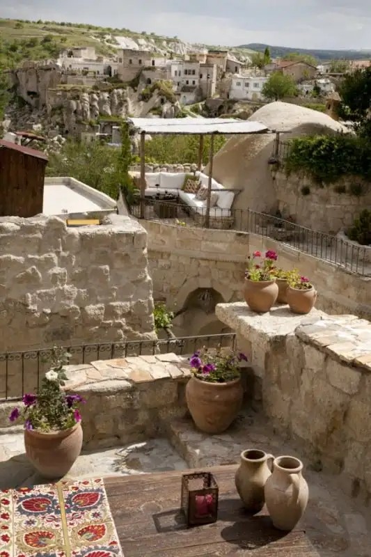 HEZEN CAVE HOTEL