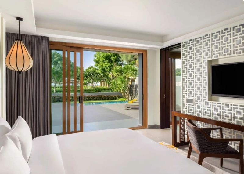 1 bedroom courtyard рool suite