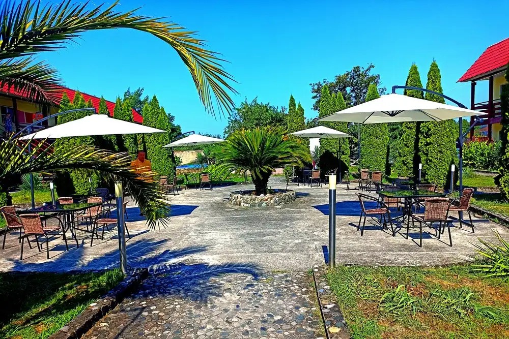 АБХАЗСКИЙ ДВОРИК