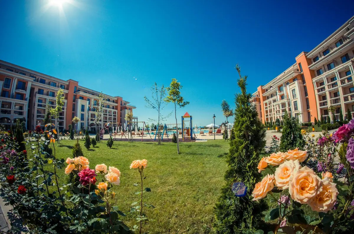 PRESTIGE FORT BEACH APT