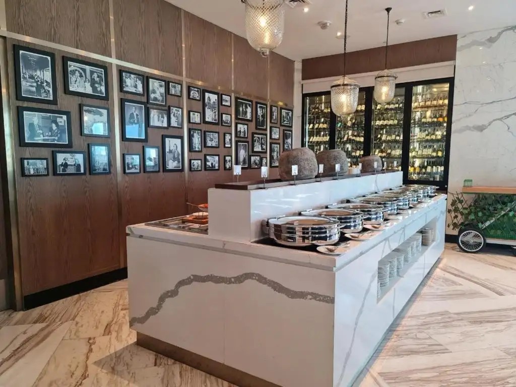 TAJ JUMEIRAH LAKE TOWERS