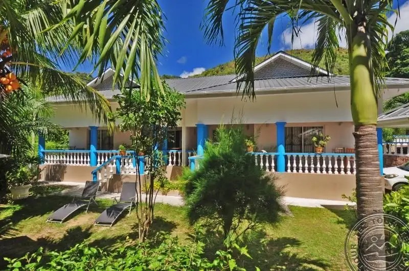 ACQUARIO SELF CATERING APARTMENTS GUEST HOUSE