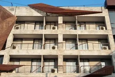 THE NOW HOTEL