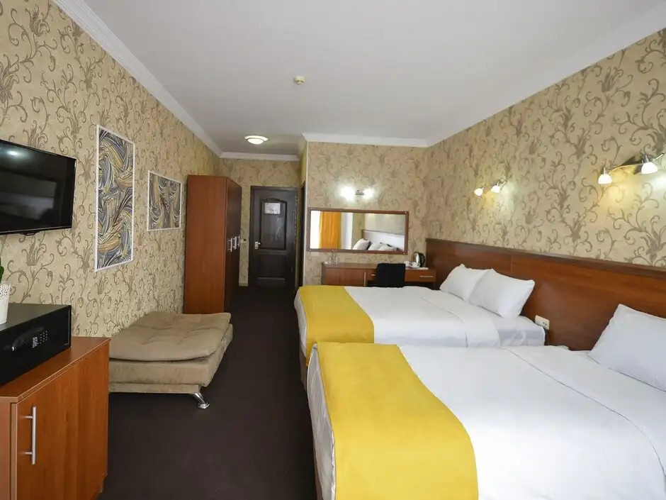 AURA BOUTIQUE HOTEL
