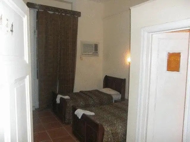 GRESHAM HOTEL