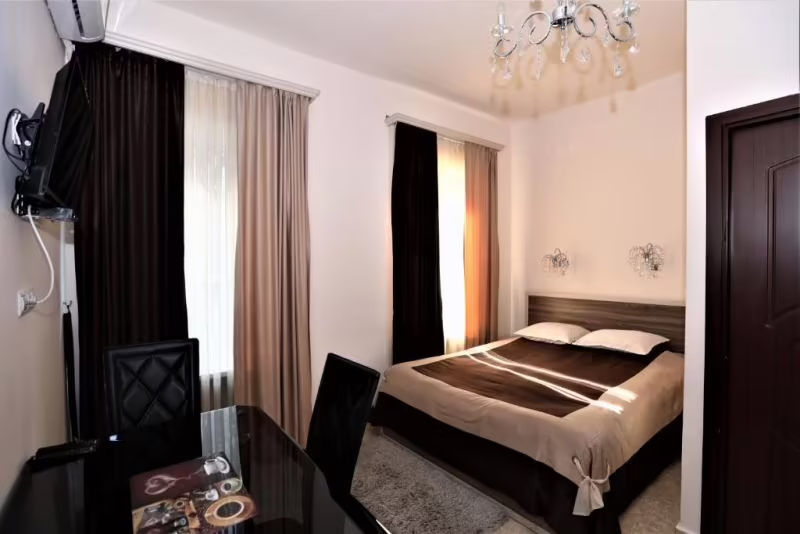 COMFORT HOUSE HOTEL