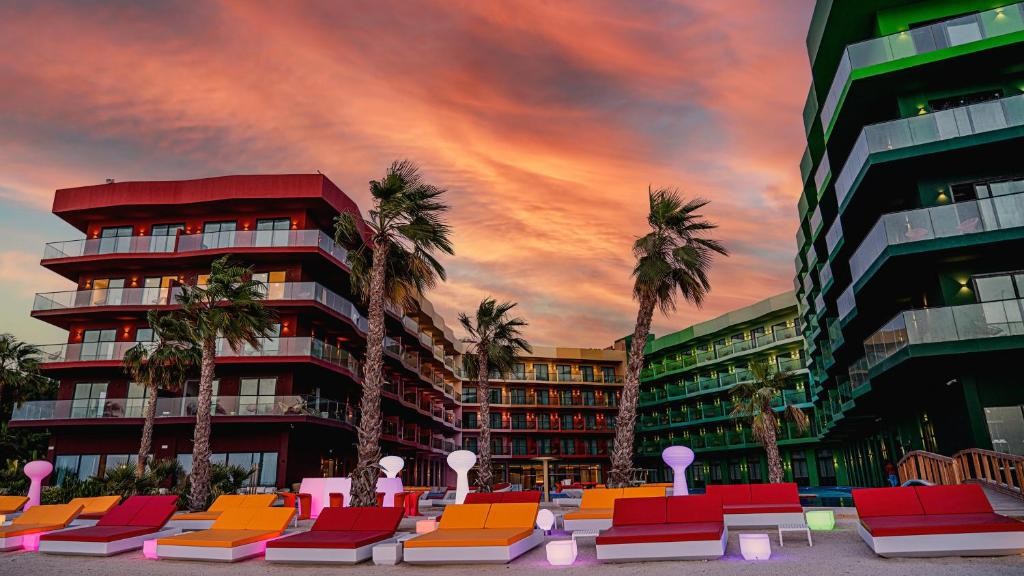 VOCO MONACO DUBAI (EX. COTE D AZUR MONACO HOTEL)