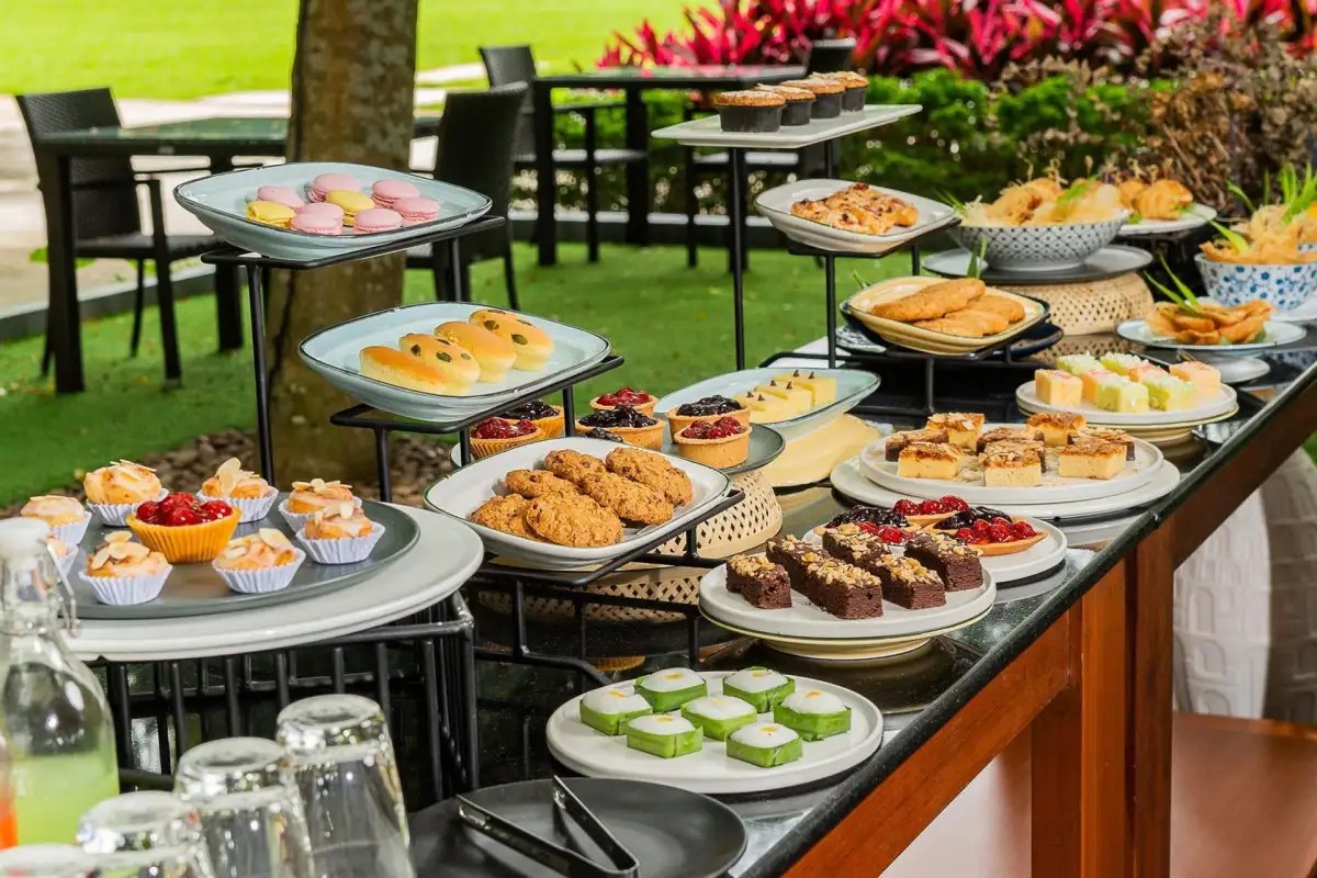 NAITHONBURI BEACH RESORT