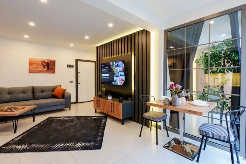 MRT SUITES LARA