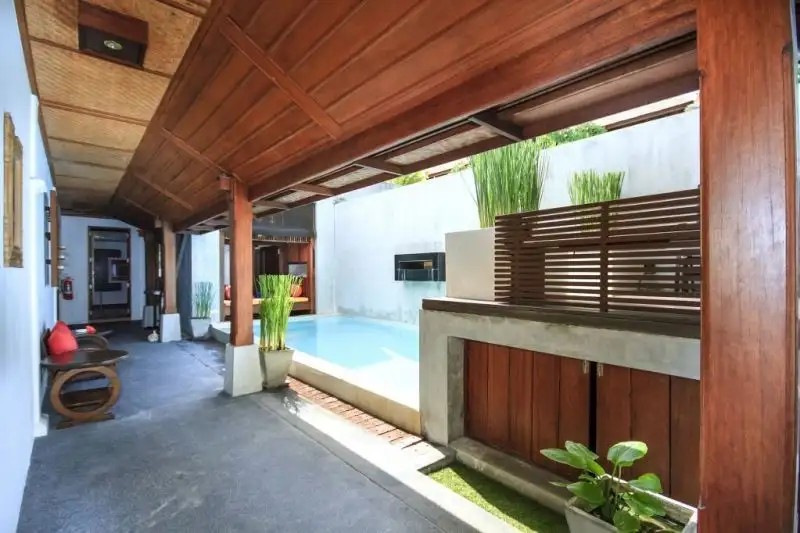 PAO JIN POON BEACH FRONT VILLA