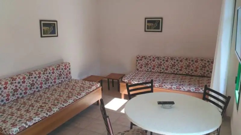 AVLU 1 APART