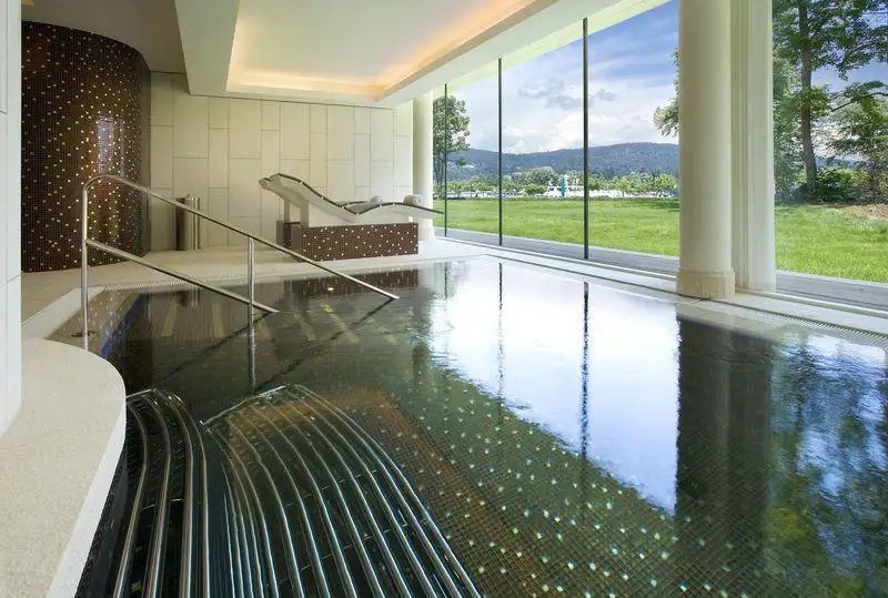 FALKENSTEINER SCHLOSSHOTEL VELDEN