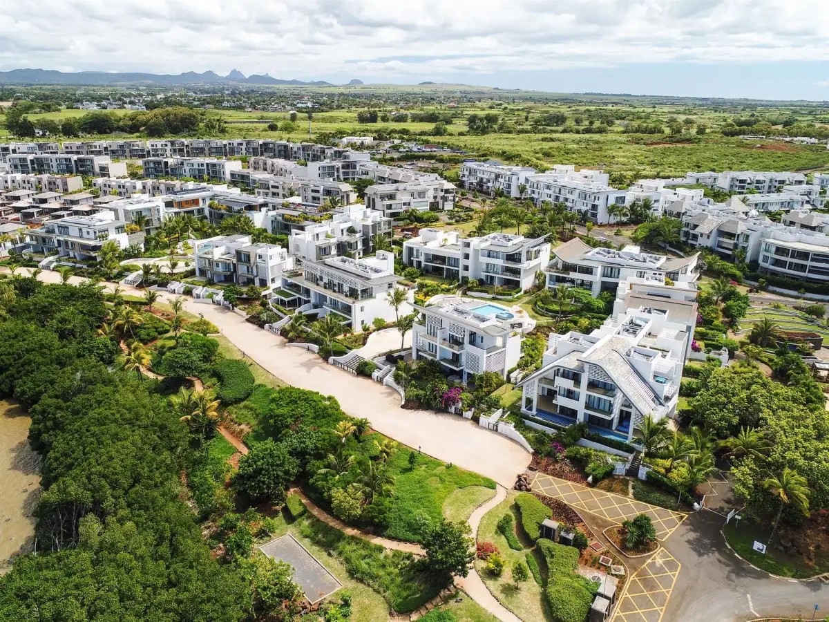 LIFE IN BLUE AZURI RESIDENCES