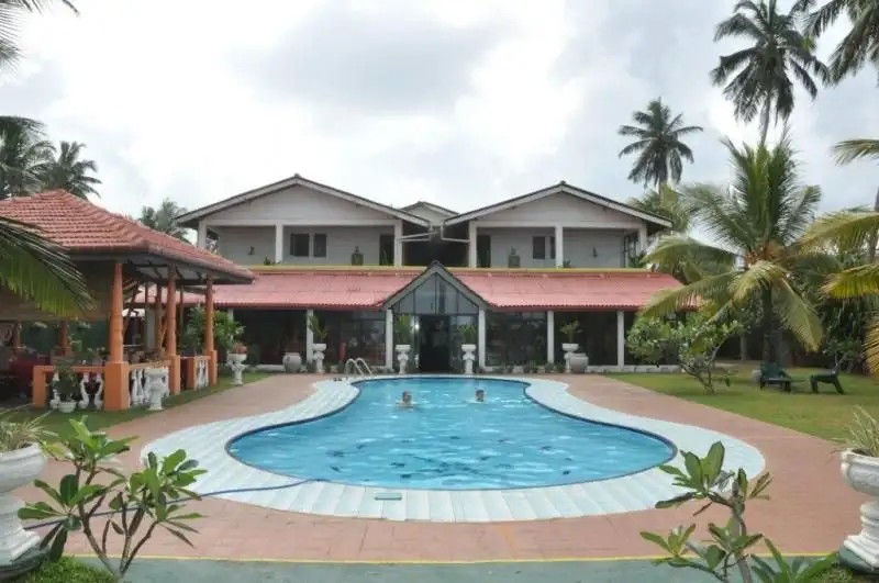 LIFE AYURVEDA RESORT