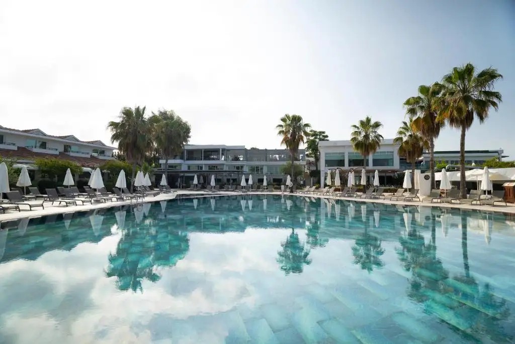 FLORA GARDEN BEACH ADULTS ONLY 16+