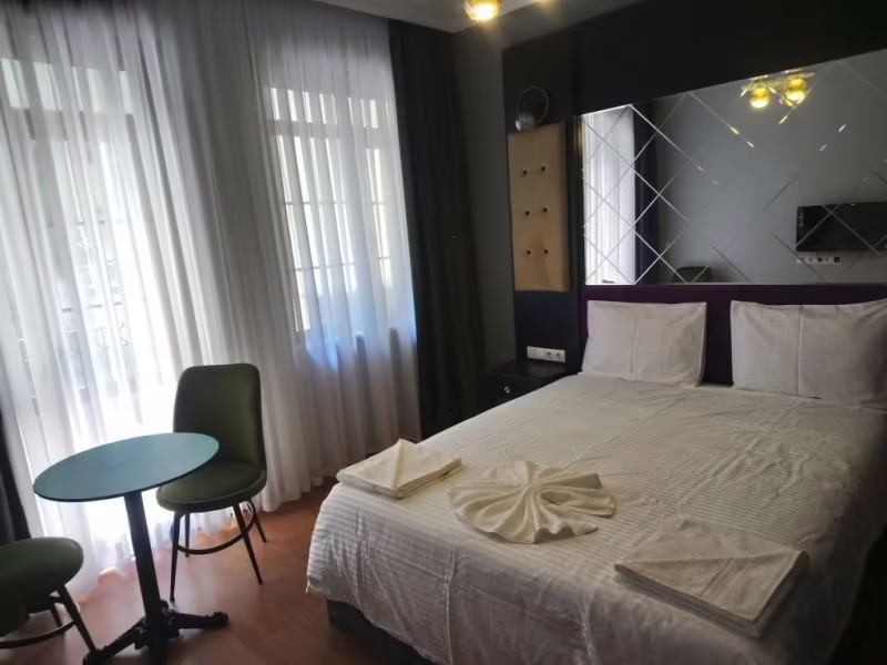 ROYAL GARDEN SUITE HOTEL