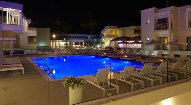 MELPO ANTIA HOTEL & SUITES