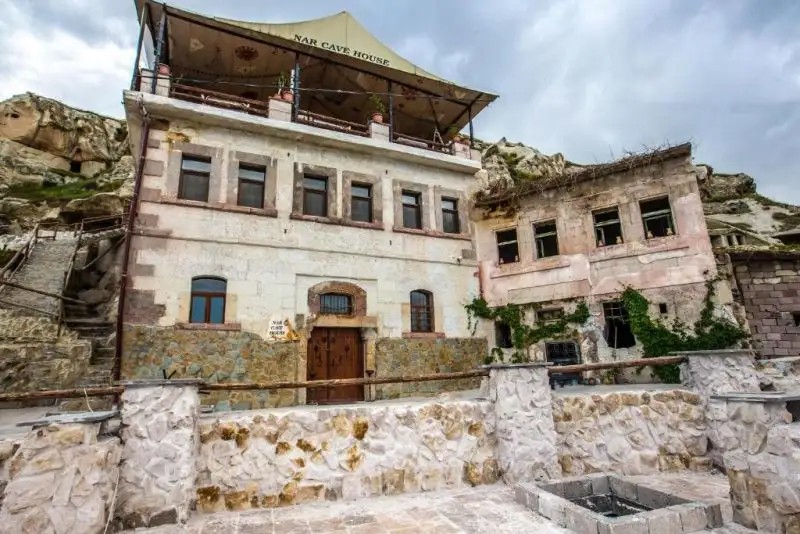 NAR CAVE HOUSE
