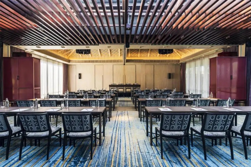 ANDAZ PATTAYA JOMTIEN BEACH