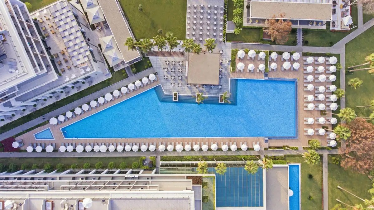 ACANTHUS CENNET BARUT COLLECTION