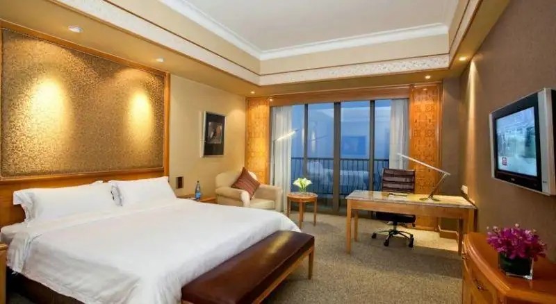 CROWNE PLAZA LAKE MALAREN