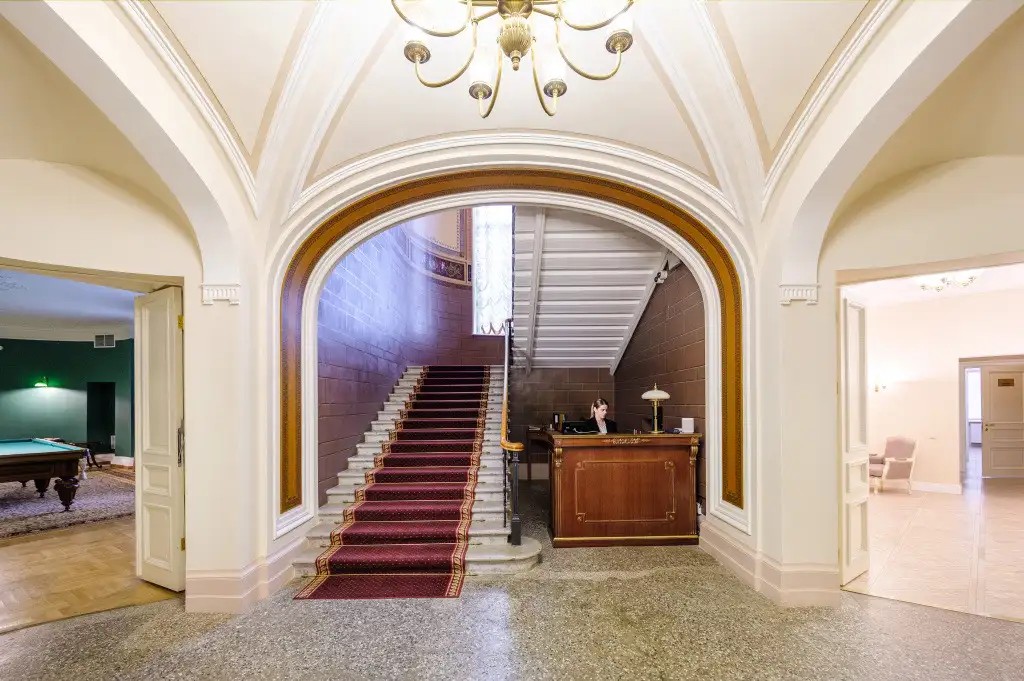 ОСОБНЯК ВОЕННОГО МИНИСТРА (MILUTIN PALACE)