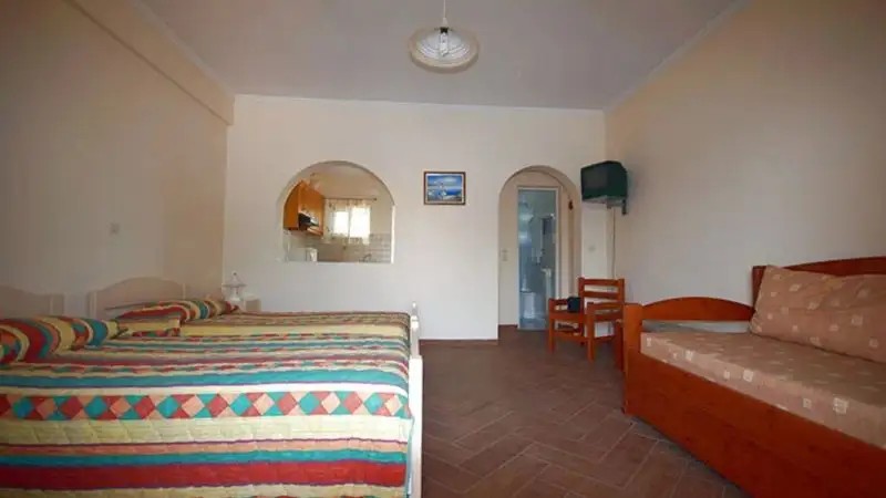 OMIRIKON HOTEL & APARTMENTS