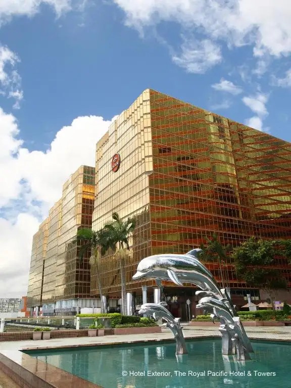 THE ROYAL PACIFIC HOTEL & TOWERS