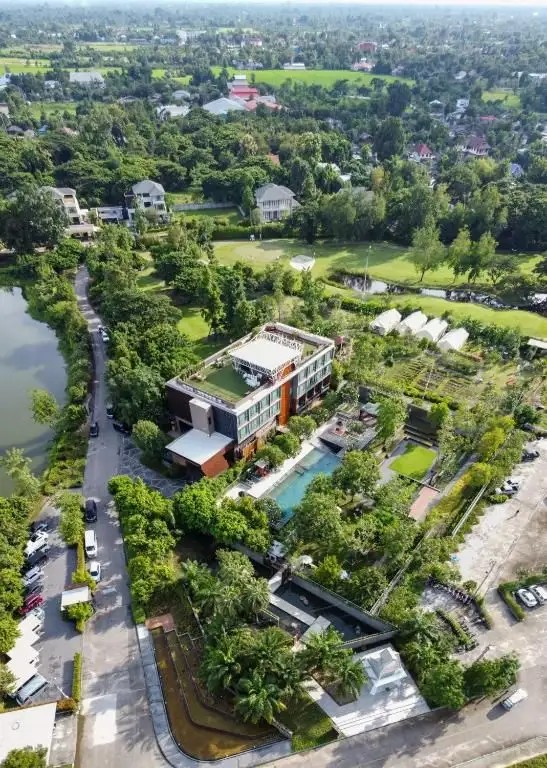 NORTH HILL CITY RESORT