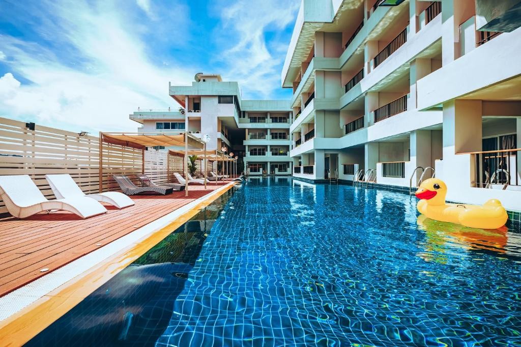 CASA DEL M PATONG BEACH