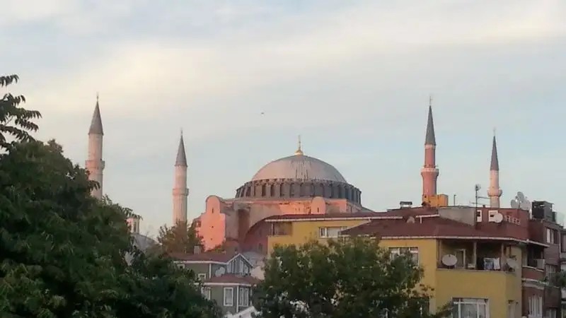 ARASTA BOUTIQUE HOTEL