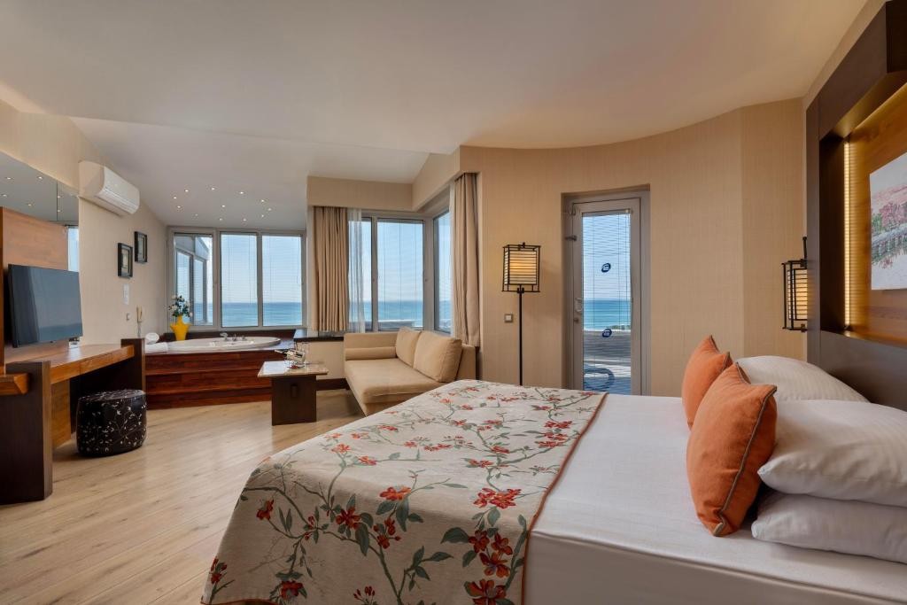 LIMAK LARA DE LUXE HOTEL & RESORT