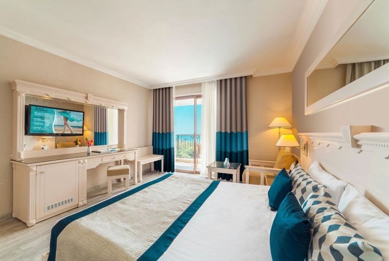 hotel senior suite