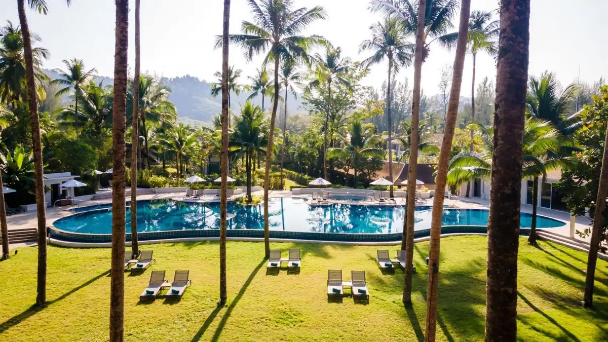 OUTRIGGER KHAO LAK BEACH RESORT (EX. MANATHAI RESORT KHAO LAK)
