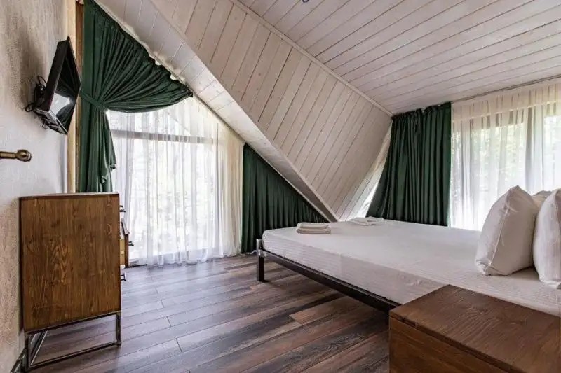 GREEN WOOD HOTEL